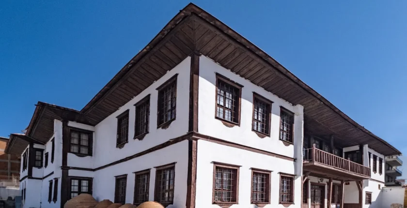 Yozgat Müzeler Rehberi: Bozkırın Saklı Tarihi (Tüm Arkeoloji, Roma Hamamı ve Kent Müzeleri Rehberi)